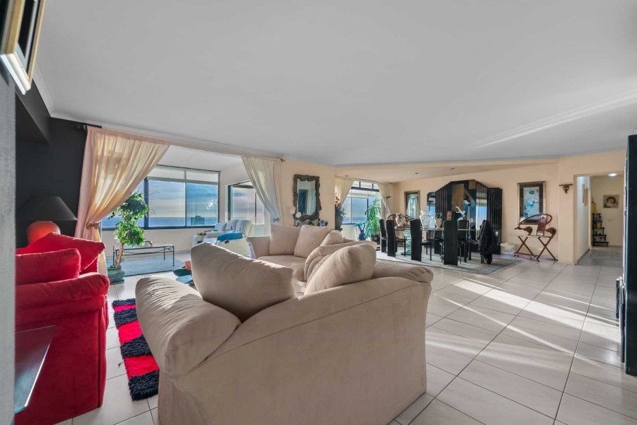3 Bedroom Property for Sale in Sea Point Western Cape